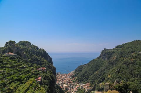 City view, Landmark view, Mountain view, Sea view