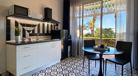 Sunrise Estudio Zebra, con vistas jardín y mar Condominio in Miami Platja