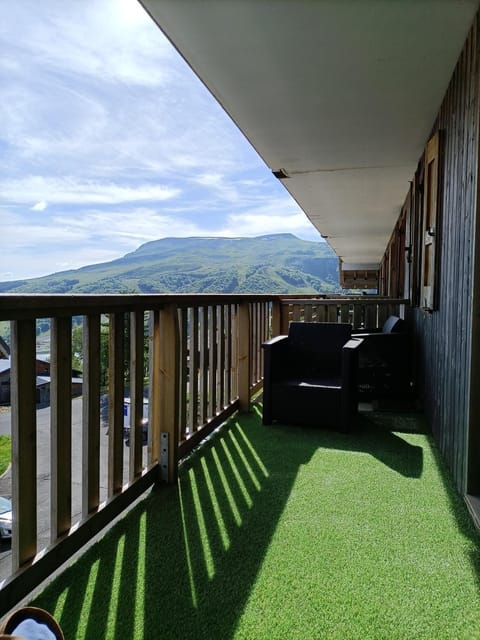 Balcony/Terrace, Balcony/Terrace, Mountain view