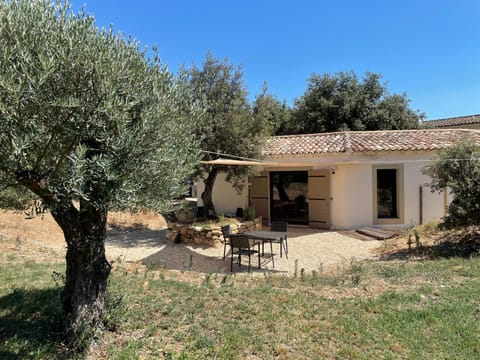 Mas la Chêneraie Lourmarin - Au calme, à 10 mn du centre ville à pied Bed and Breakfast in Lourmarin