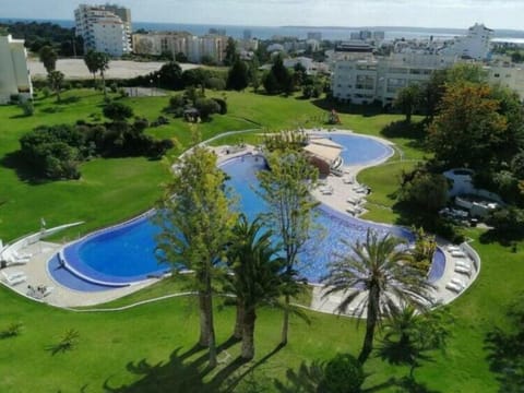 Property building, Bird's eye view, Garden, Swimming pool