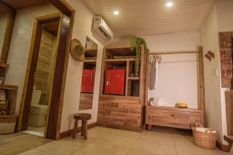 Photo of the whole room, Decorative detail, Bedroom, oven, wardrobe, air conditioner