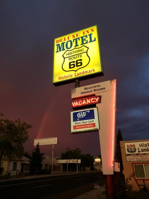 Deluxe Inn Motel in Arizona