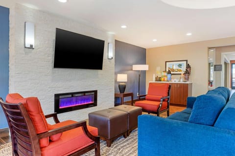 Comfort Inn & Suites Near Ontario Airport Hotel in Ontario