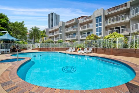 Property building, Pool view, Swimming pool, sunbed