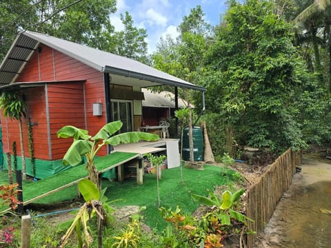 Pink Kangaroo Bungalows Chalet in Trat Changwat