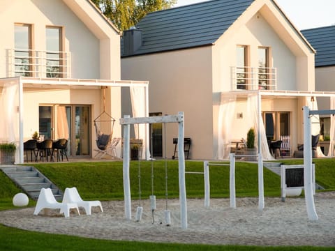 Property building, Day, Garden, Garden view