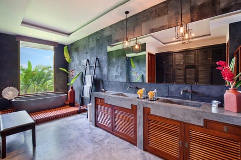 You think you know Canggu - Think again! Stunning LARGE LUXXE 7bed Villa Villa in North Kuta