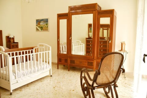 Bed, Photo of the whole room, Bedroom, cot