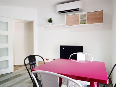 Living room, Decorative detail, Dining area