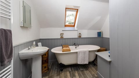 The Ferry House Cottage House in Scotland