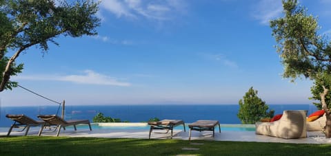 Day, Natural landscape, Garden, Garden view, Pool view, Sea view, Swimming pool, sunbed