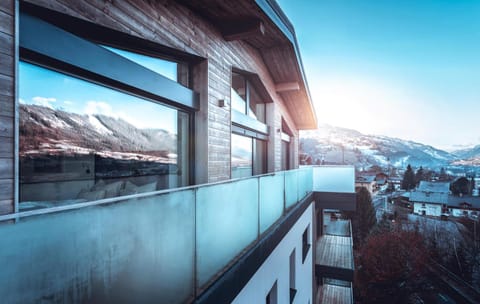 Property building, View (from property/room), Balcony/Terrace, Mountain view