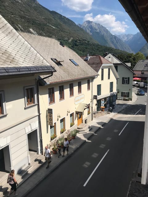 Street view, Location