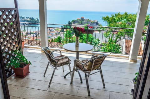 Patio, Balcony/Terrace, City view, Garden view, Sea view