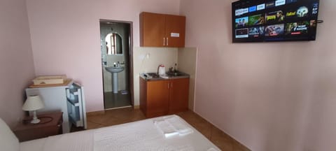 TV and multimedia, Kitchen or kitchenette, Bedroom