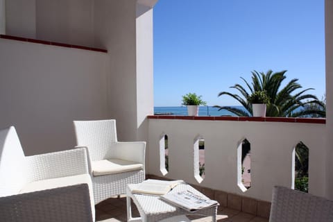 Patio, View (from property/room), Balcony/Terrace, Decorative detail, Sea view