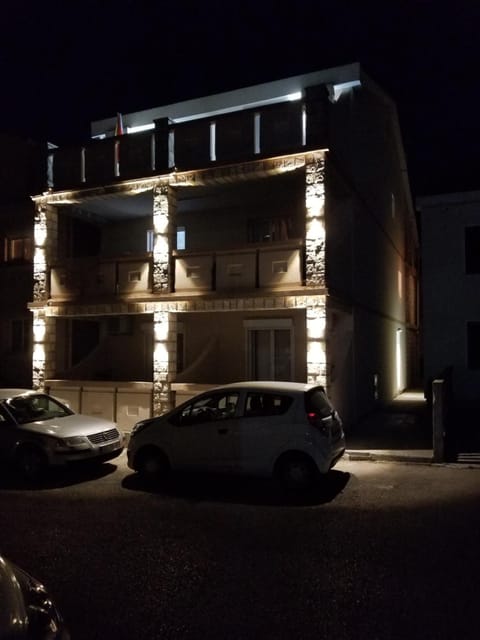 Property building, Facade/entrance, Night