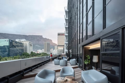 The Onyx Apartment Hotel by NEWMARK Hôtel in Cape Town
