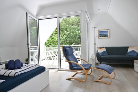 Bed, Balcony/Terrace, Living room