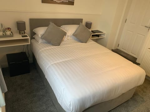 Rooms at the Inn Hôtel in Bassetlaw District