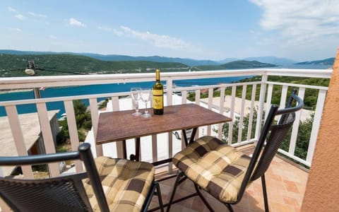 Balcony/Terrace, Mountain view