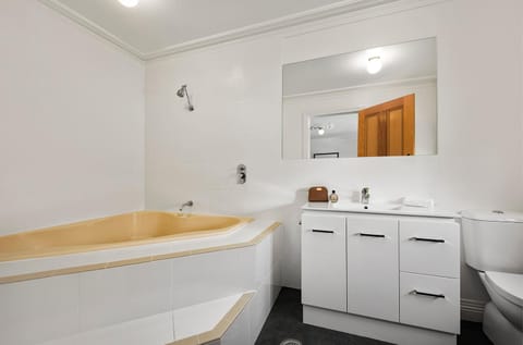 Quest Trinity House Apartment hotel in Hobart