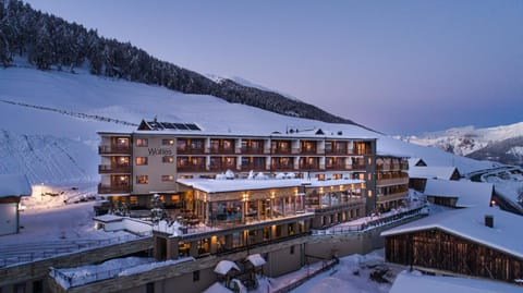 Property building, View (from property/room)
