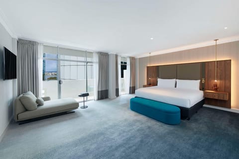 Bed, Living room, Photo of the whole room, Bedroom, City view