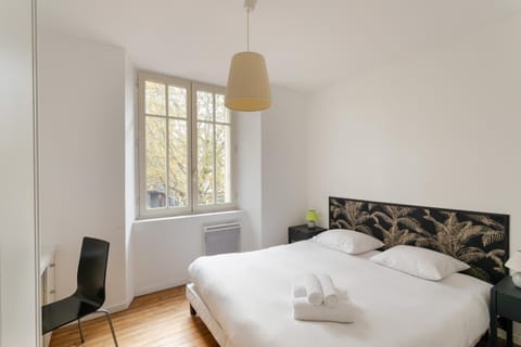 L'ECRIVAIN by Cocoonr Apartment in Rennes