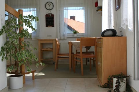 Photo of the whole room, Dining area