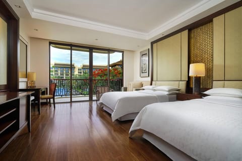 Sheraton Shenzhou Peninsula Resort Hotel in Hainan
