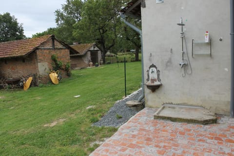 La Petite Ferme du Marais Nature lodge in Jura