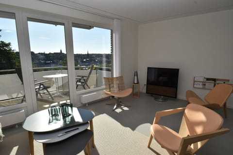 fewo1846 - FoerdeView - luxuriöse Wohnung mit 2 Schlafzimmern und Balkon mit Hafenblick Condo in Flensburg