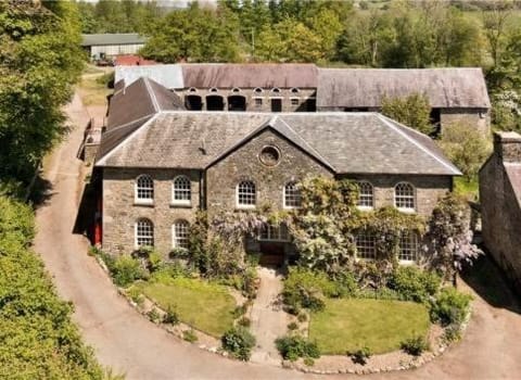 Henllys Estate B and B Bed and Breakfast in Wales