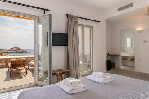 Trinity Mykonos - Villa & Beachfront Boutique Hotel Hôtel in Decentralized Administration of the Aegean