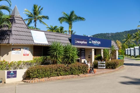 Tasman Holiday Parks - Airlie Beach Camping /
Complejo de autocaravanas in Whitsundays