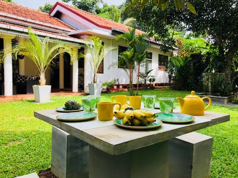 Temple House Villa Villa in Hikkaduwa