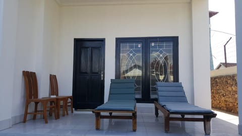 Patio, Seating area