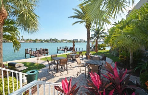 Westwinds Waterfront Resort Flat hotel in Treasure Island