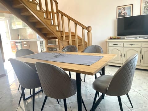 Communal lounge/ TV room, Seating area