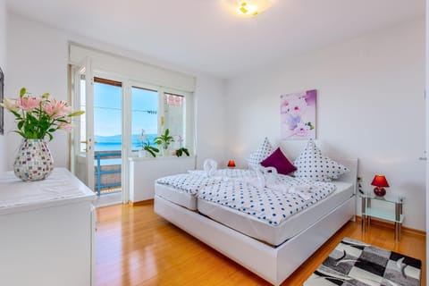 Bedroom, Sea view