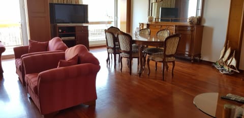 Perfect BeachFront Apartment Apartment in South Athens