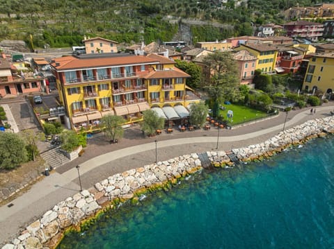 Property building, Bird's eye view, Lake view