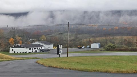 Relax Inn Altoona Motel in Allegheny River