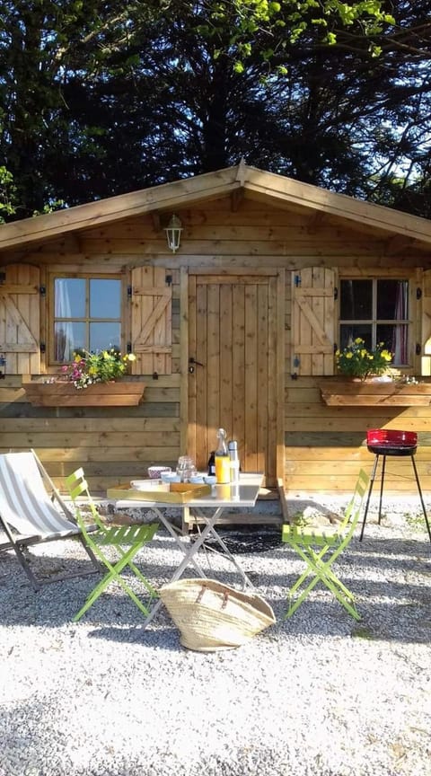 Le Chalet du Clos Giot Chalet in Saint-Vaast-la-Hougue