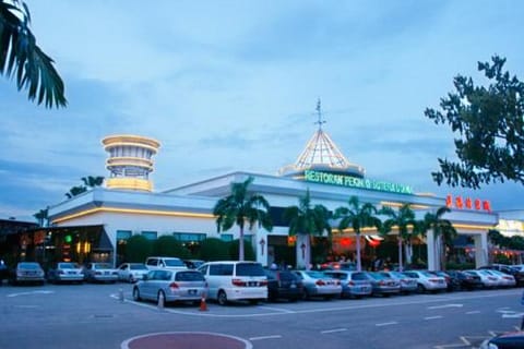 HereHotel Dormitory Capsule hotel in Johor Bahru