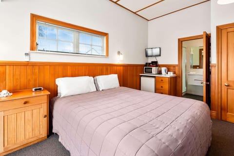 Quality Suites Huka Falls Motel in Taupo
