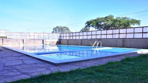 Essy's Furnished Homes Nakuru with pool & GYM Appartement in Kenya