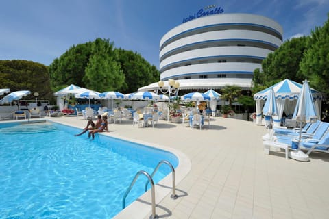 Facade/entrance, Swimming pool